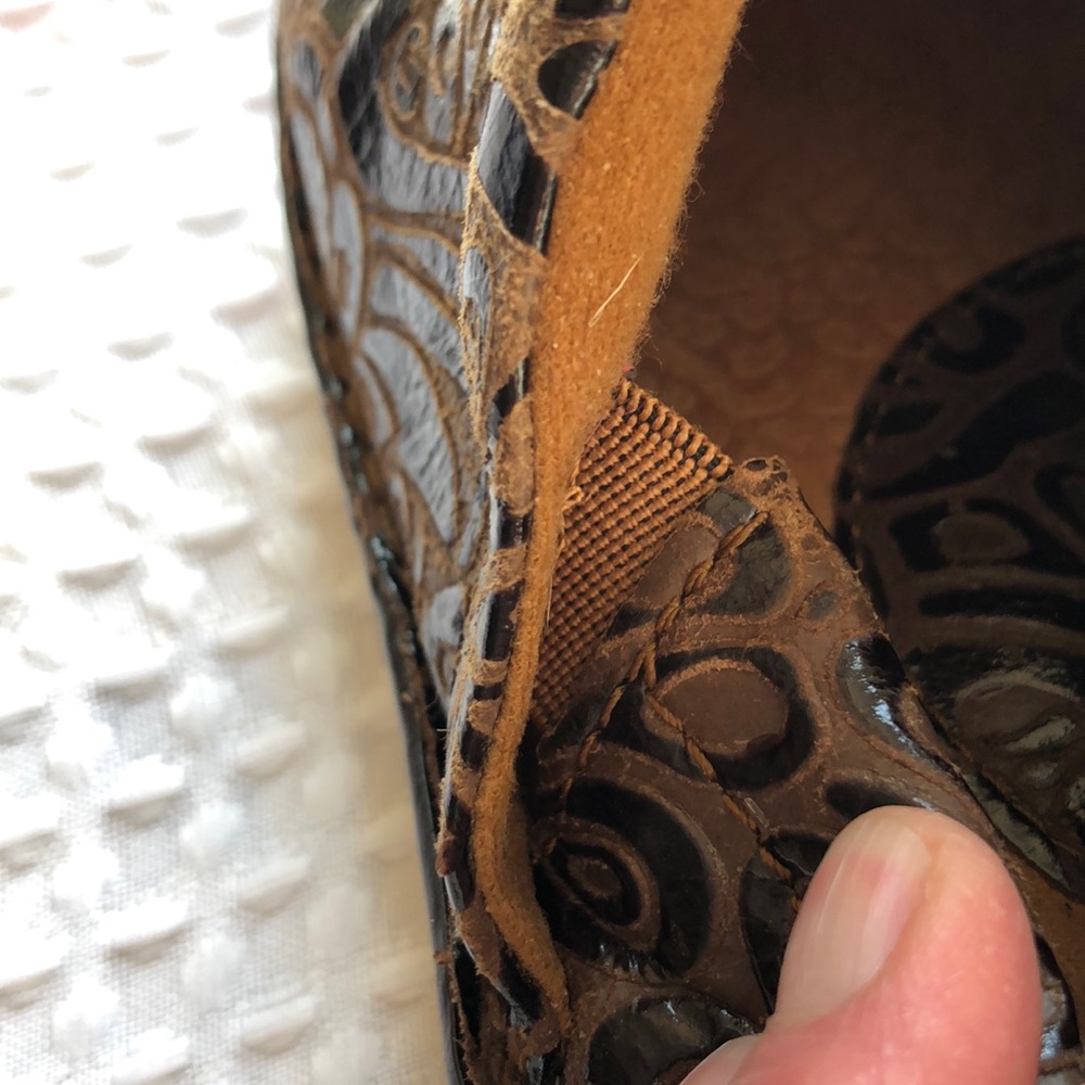 b.ø.c. Peggy Slip-On Embossed Clog - Picture 16 of 16